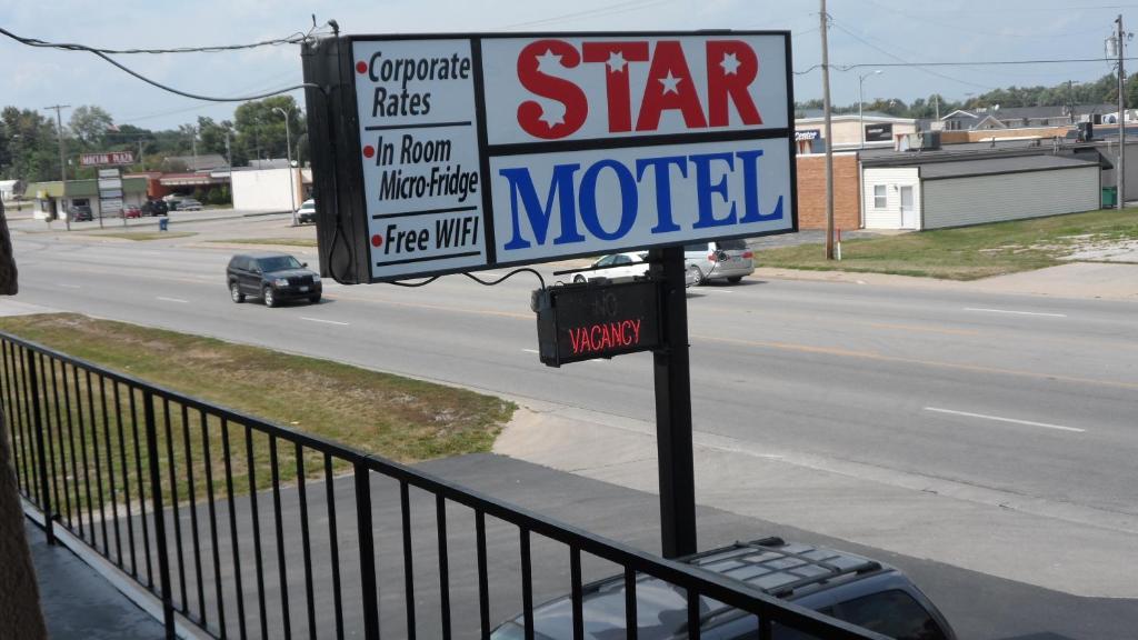 Star Motel Macomb Екстериор снимка