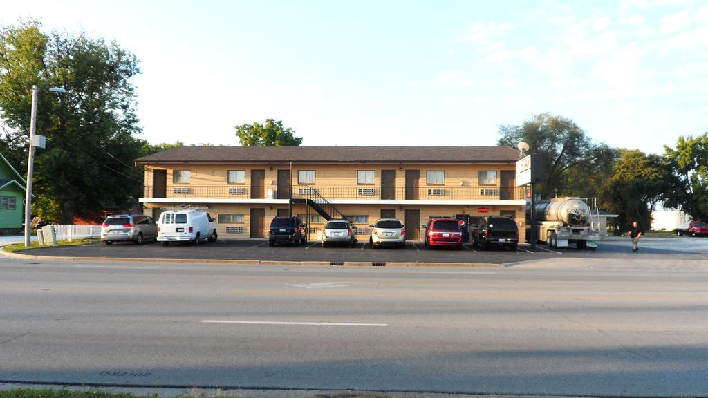 Star Motel Macomb Екстериор снимка