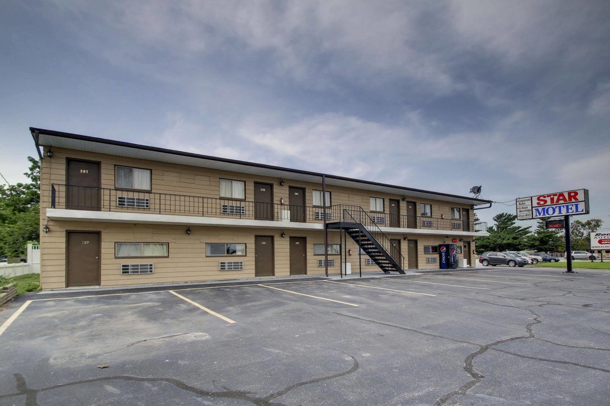 Star Motel Macomb Екстериор снимка