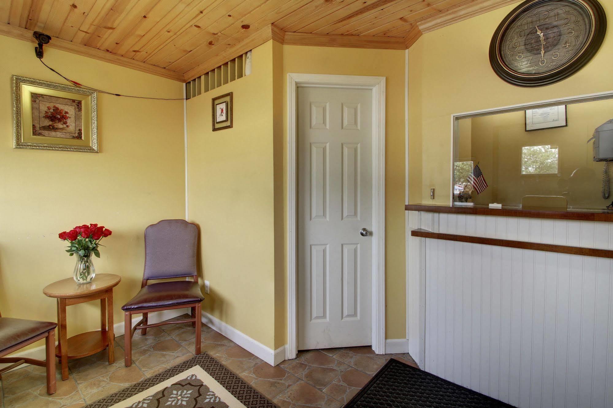 Star Motel Macomb Екстериор снимка