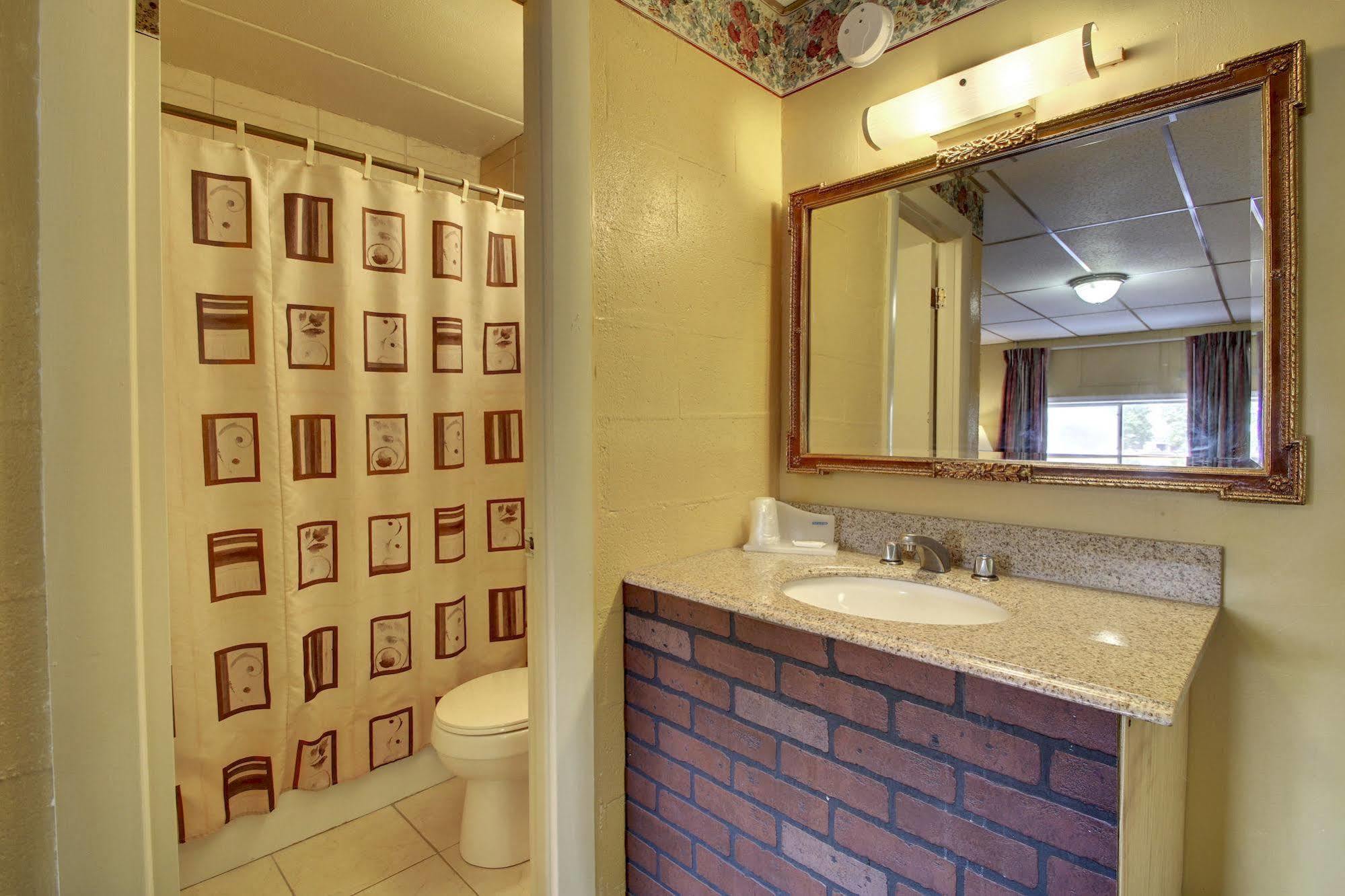 Star Motel Macomb Екстериор снимка